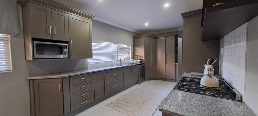 4 Bedroom Property for Sale in Panorama Free State